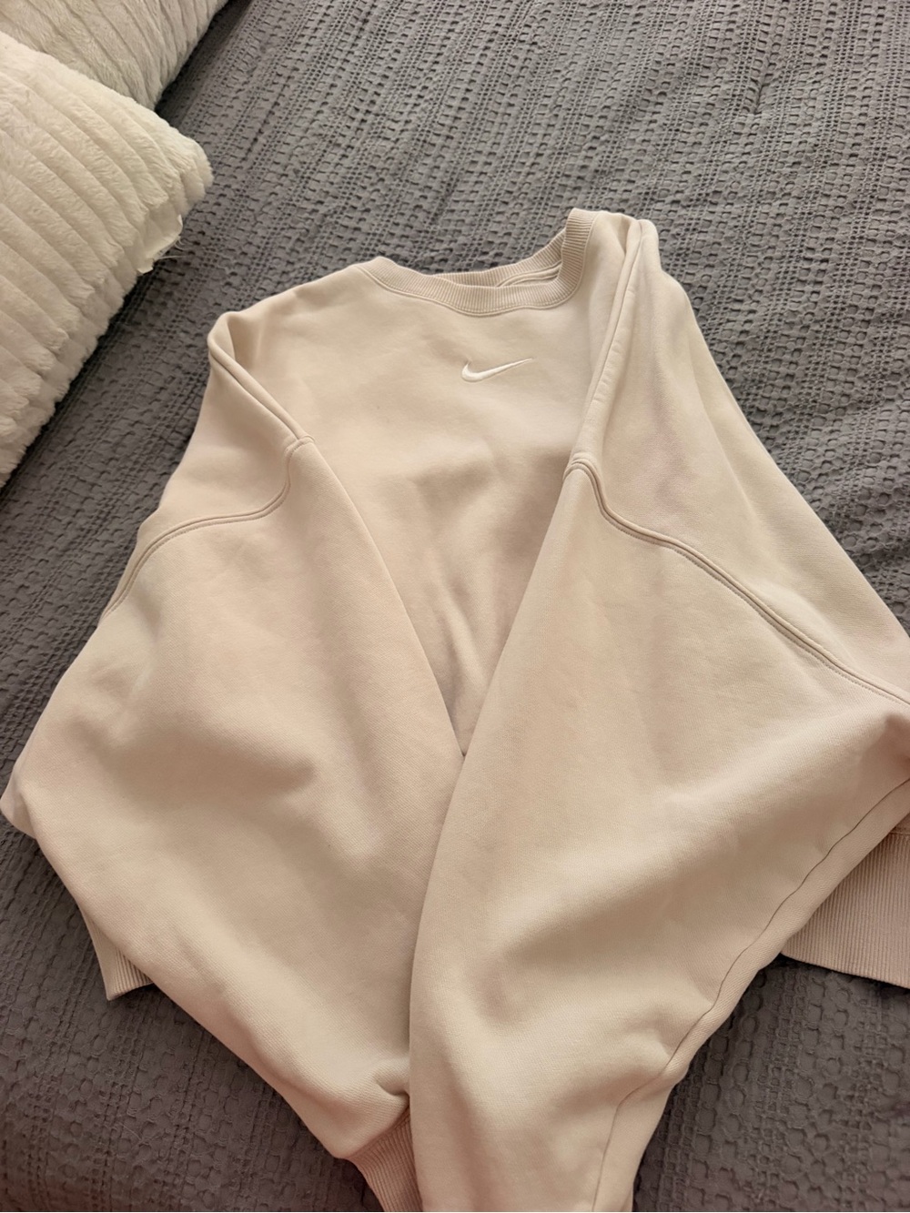 Nike Neutral cropped Sweatshirt in Light Beige